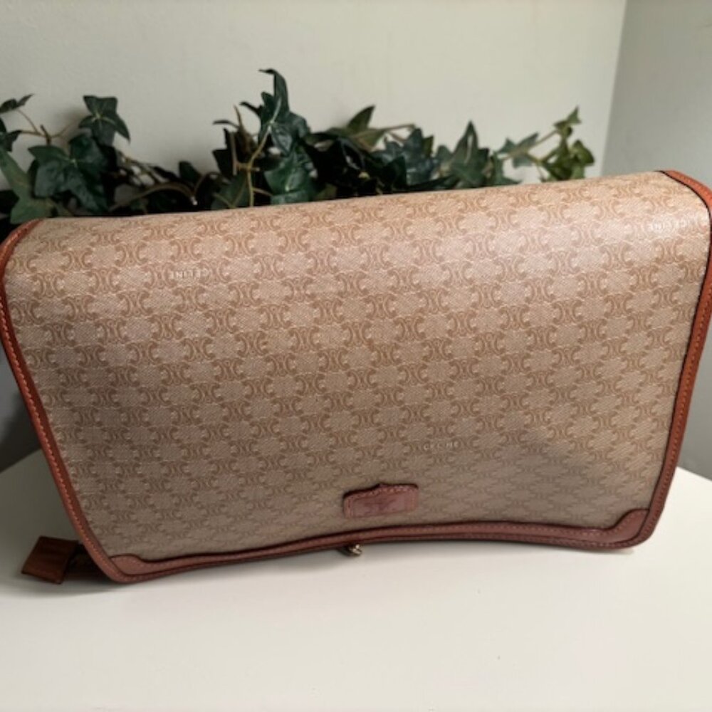 😘CLEAN😘 CELINE Triomphe Macadam Zip Around Document Pouch - Picture 6 of 15